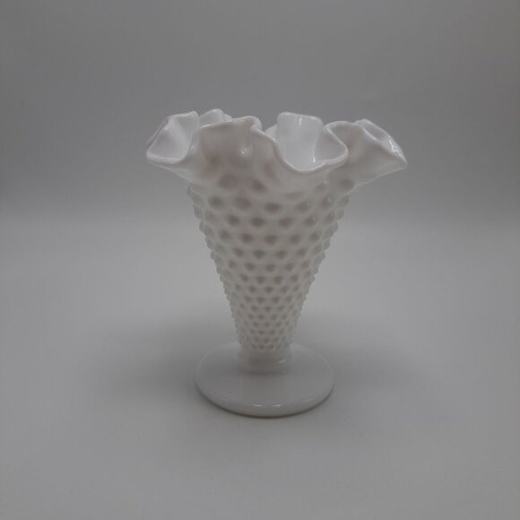 Vintage Fenton White Milk Glass Hobnail Crimped Fluted Vase USA - Picture 2 of 9